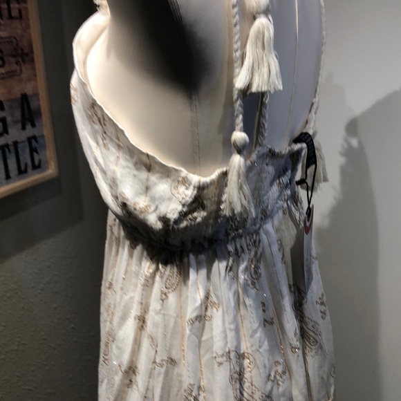 Elegant Cream Maxi Dress - Picture 11 of 16